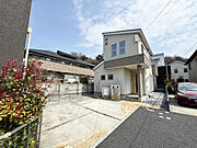 ゆったり停めて、ゆったり暮らす。駐車2台×開放的な住環境。