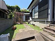 カースペースの他にお庭もあります！ガーデニング等楽しむ方にお勧めです！