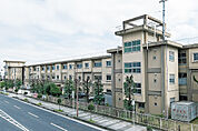 大宮南小学校まで700ｍ