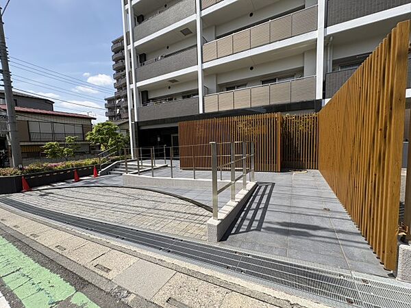 エントランスを拡大表示