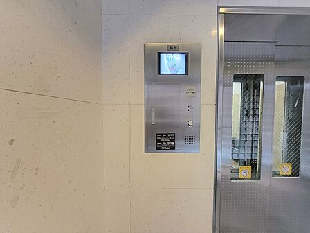 エレベーターモニター（2026年5月撮影）