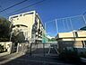 周辺：【深川第八中学校/350m】教育目標は「自主・自立～豊かな心をもち、自ら学び、心身が健康な生徒を育成する～」。生徒が主体的に活動し、自分らしく過ごせる学校が目指されています。