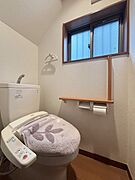 温水洗浄機能付きトイレが2箇所ございます！
