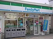 ファミリーマート三河屋上鶴間店まで27ｍ