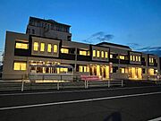 外観写真（夜）