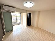 リビング（クロス・建具色違い）（イメージ）