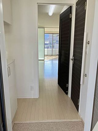 シャーメゾン・スターク_内装_4