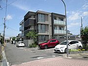 【外観】アクセントカラーがお洒落で重量感のある外観です