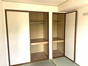 豊富に収納出来る押入れタイプです。