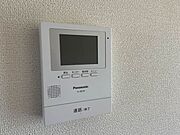 モニター付きインターホンなので、開ける前に来訪者をチェックできます。