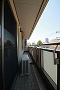 専用バルコニーで洗濯物が干せます