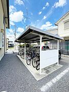【屋根付き駐車場】