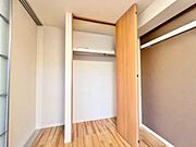 202：洋室にはクローゼットがございます。
