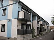 【外観】建物敷地内に駐車場があります。