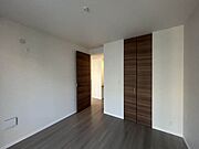 書斎や趣味の部屋や、将来の子どもの勉強部屋、もちろん大きな収納部屋としても、使い方いろいろ、暮らし方が広がる空間です。