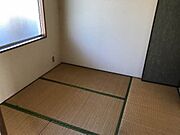 押し入れを採用