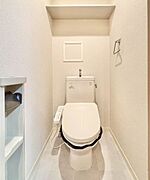 洗浄機能付き暖房便座のトイレです。