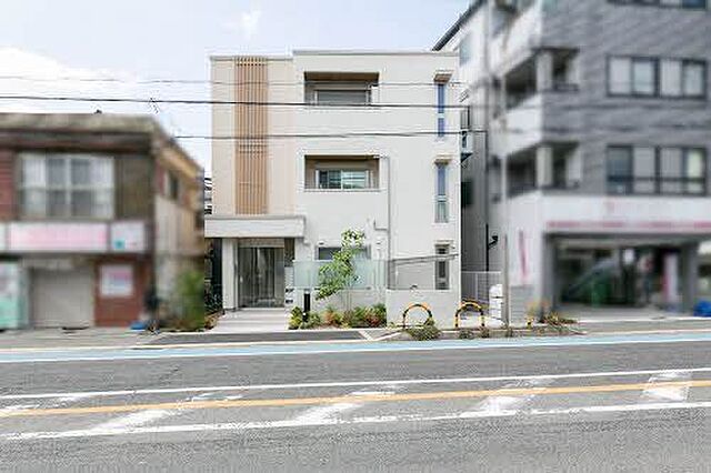 2 / 11