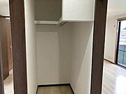 ウォークスルーの使いやすいクローゼット