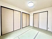 【和室】和室ならそのまま寝転ぶことができます♪