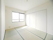 和室ならそのまま寝転ぶことができます♪