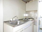 横一直線のコンパクトな動きで調理できるＩ型キッチンです。