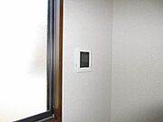 【インターホン】モニター付きインターホンなので、開ける前に来訪者をチェックできます