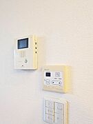 モニター付きインターホンです。お客様を安全に確認できます。