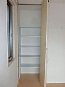 収納スペースのある居室です。