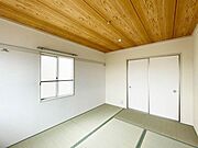 畳のお部屋でゆっくりと忙しい日常を忘れて、自分に浸る時間。何もしないことを愉しむという贅沢を味わっていただけます。