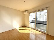 洋室にはエアコン設置済みです。