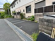 敷地内駐車場です。