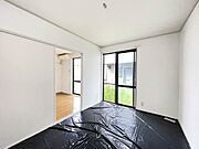 明るい室内。和室の別角度からの写真