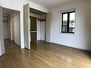 エアコン・収納付きの洋室です。
