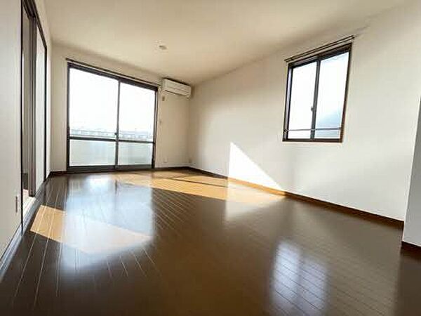 apartment 福島県伊達市保原町字西町185-1
地図を見る