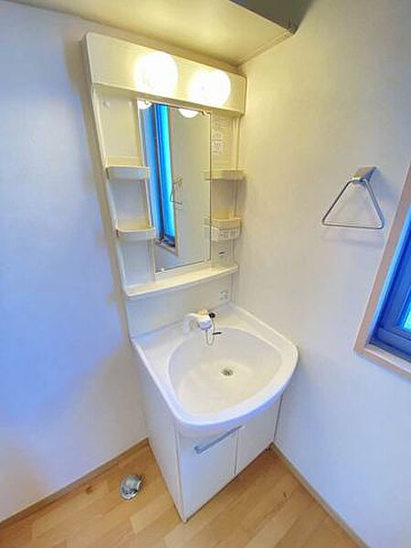 apartment 福島県南相馬市原町区国見町３丁目110-1
地図を見る