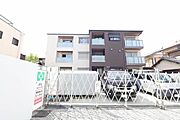 近鉄名古屋線「津新町駅」まで徒歩8分です。