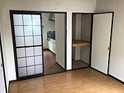 スクリーンドアで閉塞感なく、プライベートな空間を演出できます☆
