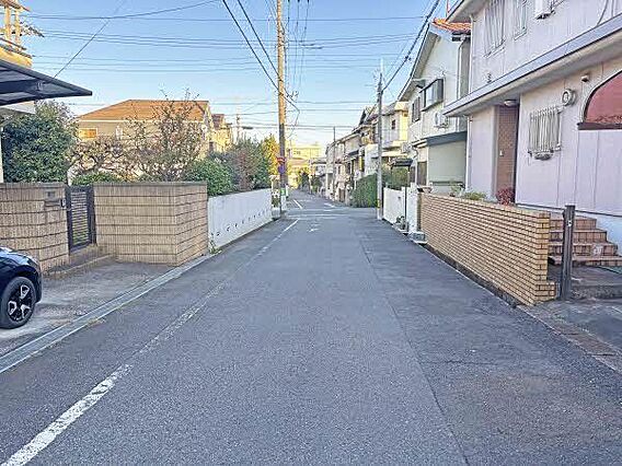 前面道路／西側...