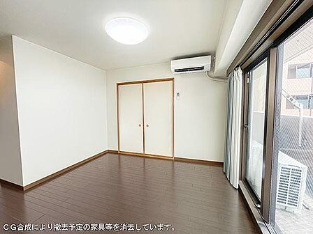 【LDK/約13.5帖】LDKに約6.0帖の和室が隣接。引き戸を開放し、一体利用も可能です。ライフスタイルに合わせてフレキシブルにお使いいただけます。