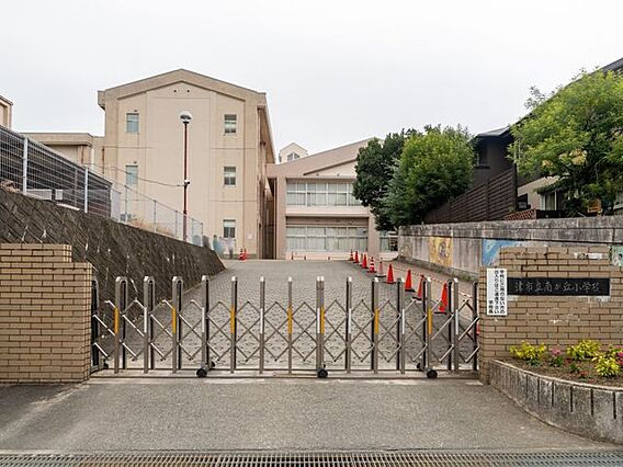 津市立南が丘小...