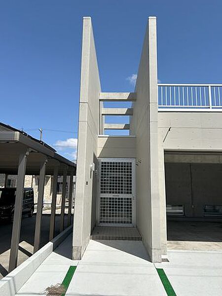 玄関を拡大表示