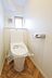トイレ：１階、トイレです。（手洗い付です。）●　温度管理機能で揚げ物もバッチリなIHクッキングヒーター採用で、その上無駄のない造りのシステムキッチン採用なので、食事の準備も片付けもスムーズに取り組めます。