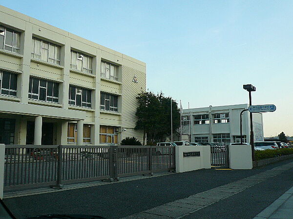 画像12:東近江市立玉園中学校（1085m）