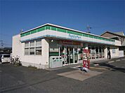 ファミリーマート 八日市東浜店（554m）
