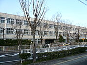 東近江市立八日市北小学校（78m）