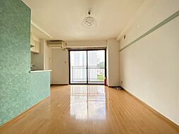 Brandnew City C 4-1 4階ワンルームのリビング/ダイニング