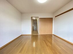 サープラスエクセラン 2階1Kのリビング/ダイニング