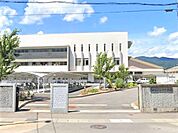 千曲市立戸倉上山田中学校（383m）