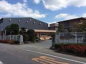中学校「藤岡市立東中学校まで1831m」